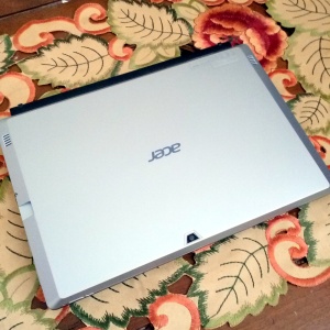 Penampakan Acer One 10